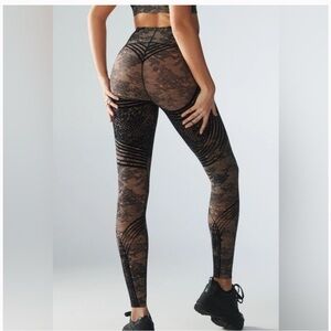 NWOT | SAVAGE X FENTY Special FX High-Waist Legging | M